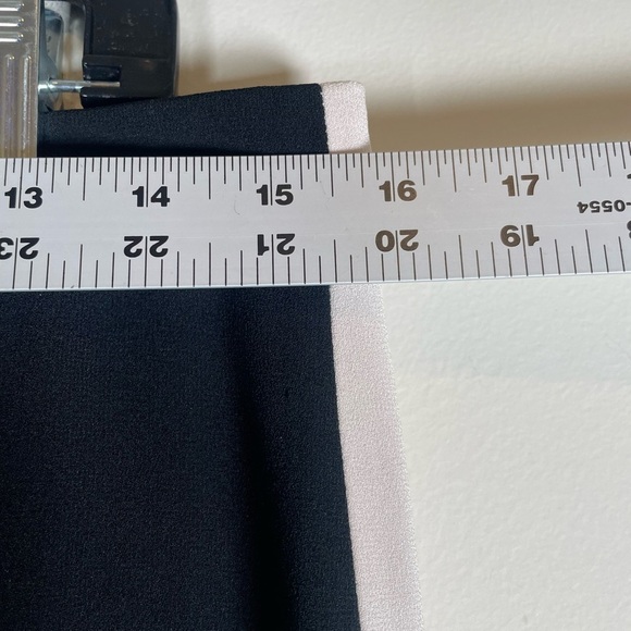 Aritzia Wilfred Alara Color Block Trouser Pants Black Burgundy Crepe Womens 4 - Picture 6 of 13